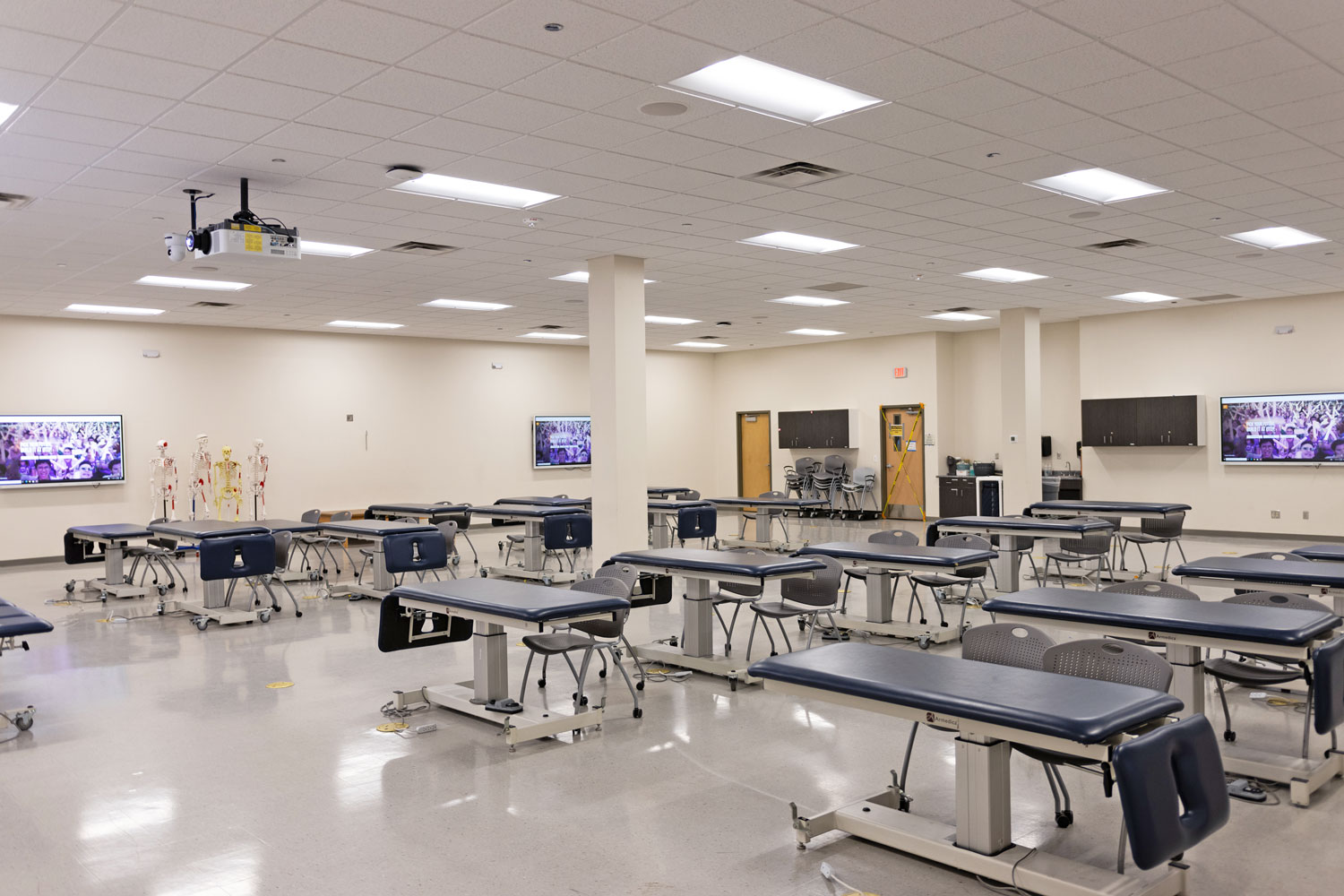 AVoIP signal routing with NAV allows the divisible rehabilitation training rooms to be open to collaborative plus hands-on learning for a larger number of students at the same time.