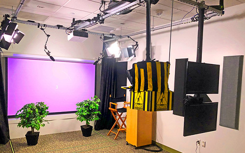 Le studio d'enregistrement vidéo d'une bibliothèque de l'Appalachian State University utilise les solutions de commutation, de distribution, et de contrôle Extron
