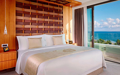 Extrons AV-Steuerungssysteme bilden eine harmonische Einheit mit dem Luxus eines Weltklasse-Resorts