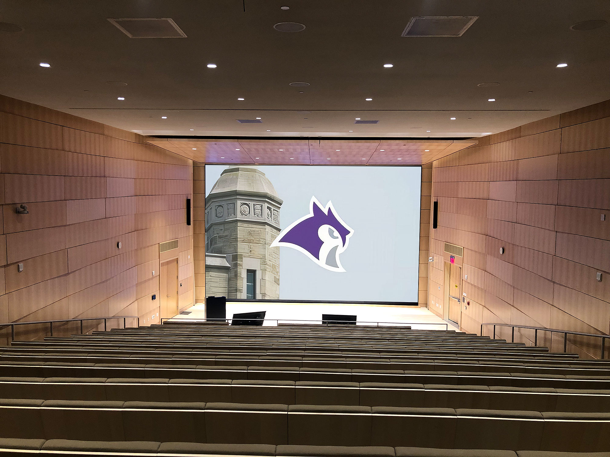 Kenyon College’s new Oden Hall features active and traditional learning environments and an auditorium that comfortably seats 280.