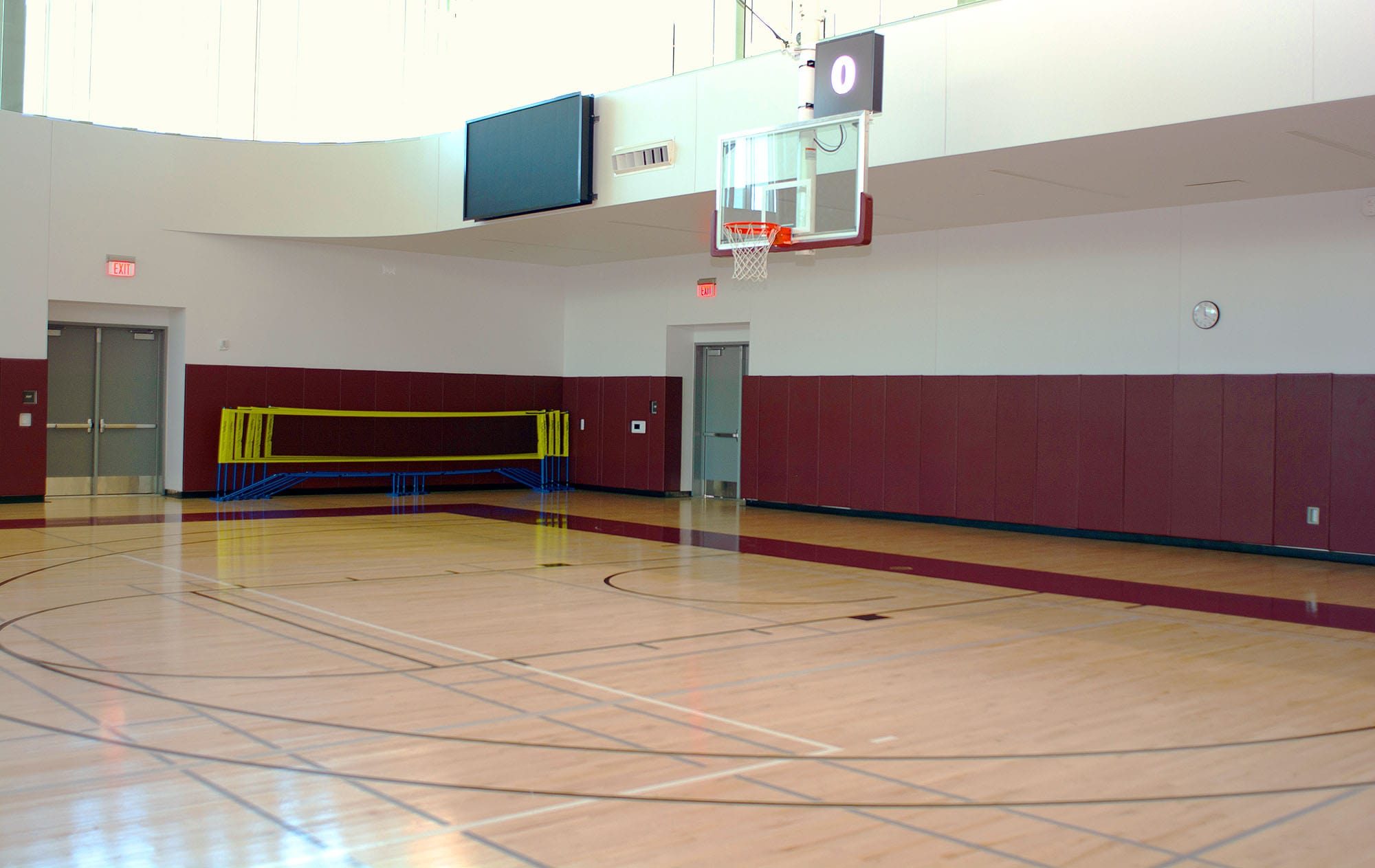 Le système NAV fournit un contenu distinct, depuis un PC disposant du logiciel du tableau d'affichage jusqu'au mur d'images du gymnase polyvalent, qui est utilisé pour les tournois et comme espace d'échauffement ou d'entraînement.