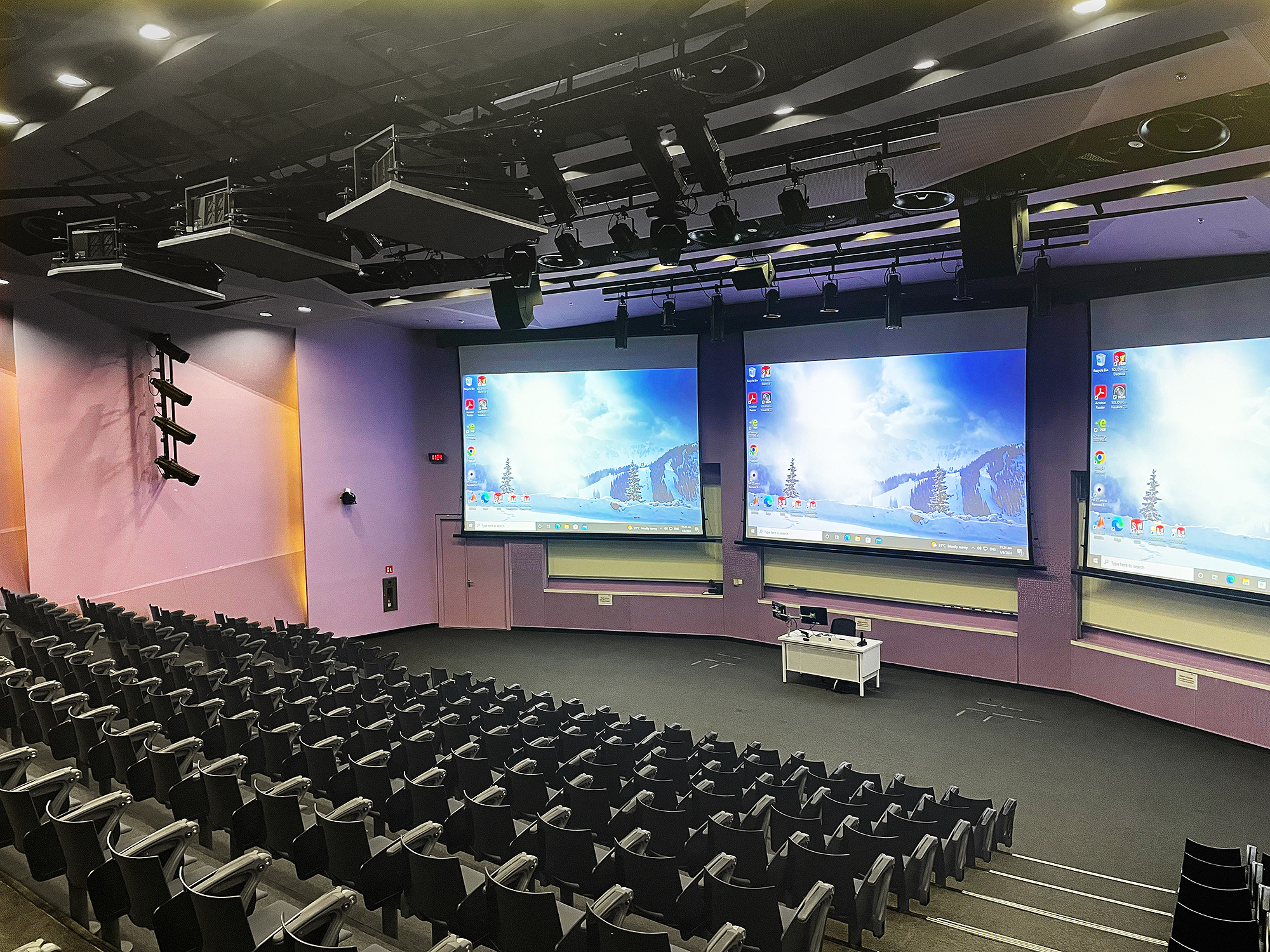 Lecture Theater 1, the largest at SUTD, is powered by Extron’s AV solutions, offering crystal-clear presentations across three massive screens for large-scale events and combined lectures.