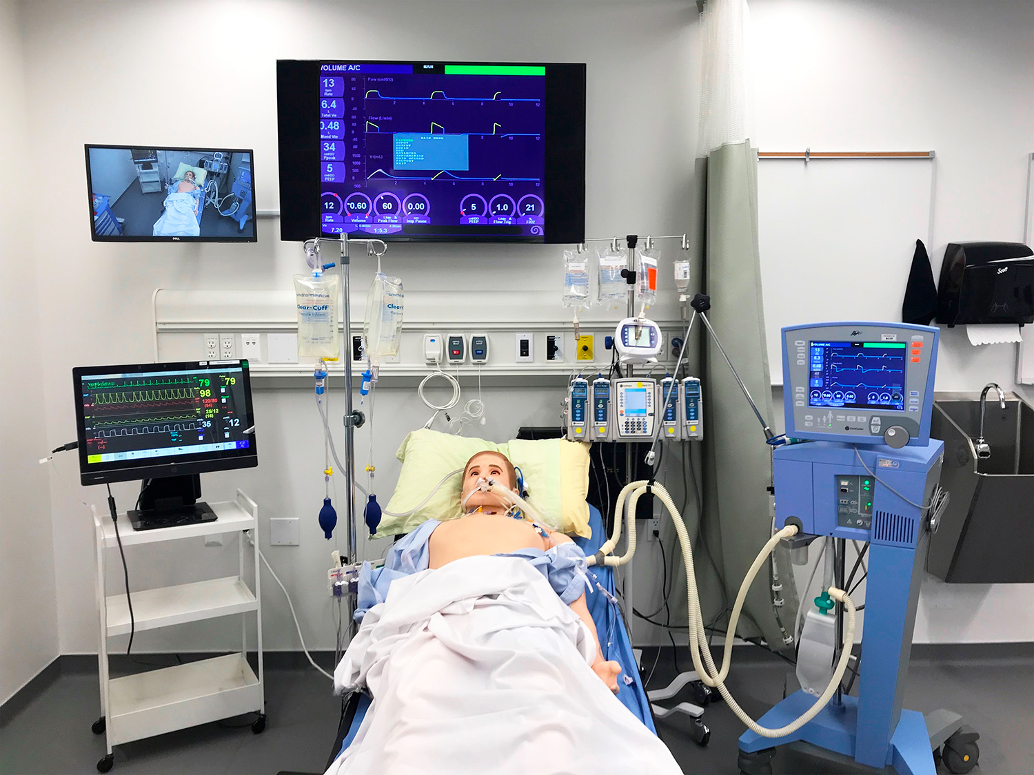 Lab bed stations feature a myriad of medical and AV equipment and a human patient simulator with interactive AV capabilities.