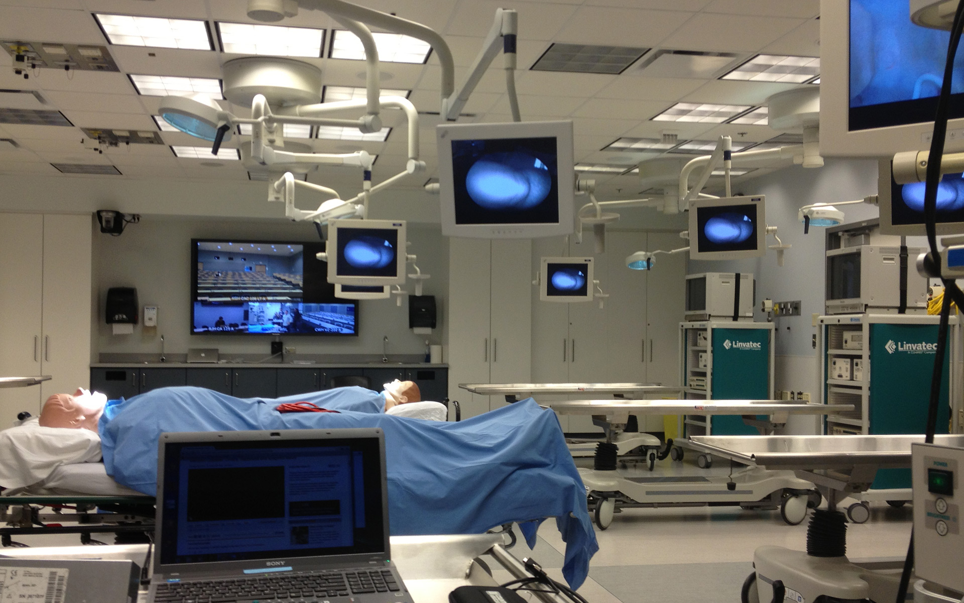 Canadian medical training simulation lab