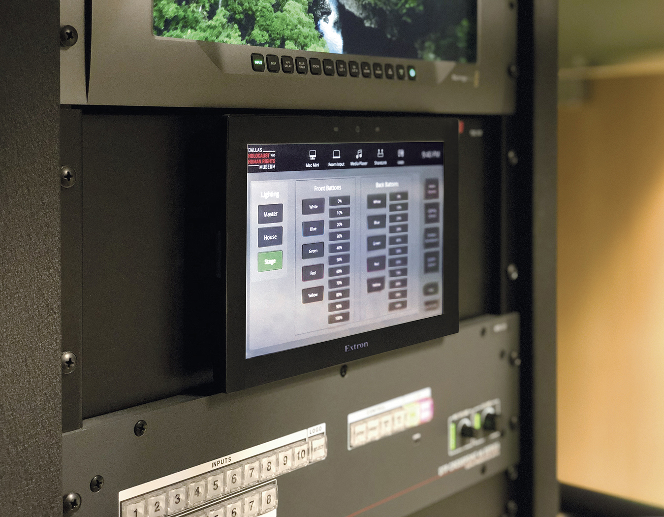 Users can operate the system from the TouchLink® Pro touchpanels located at the equipment rack and the main control desk.