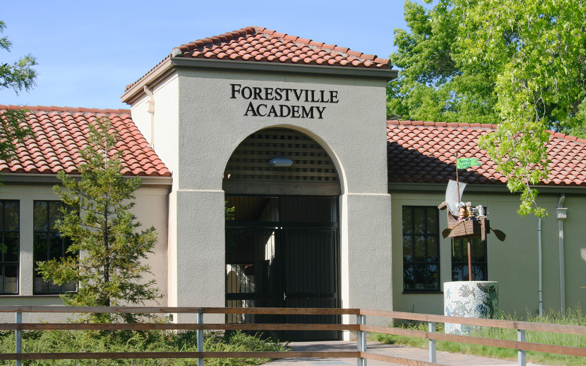 Forestville USD - Building