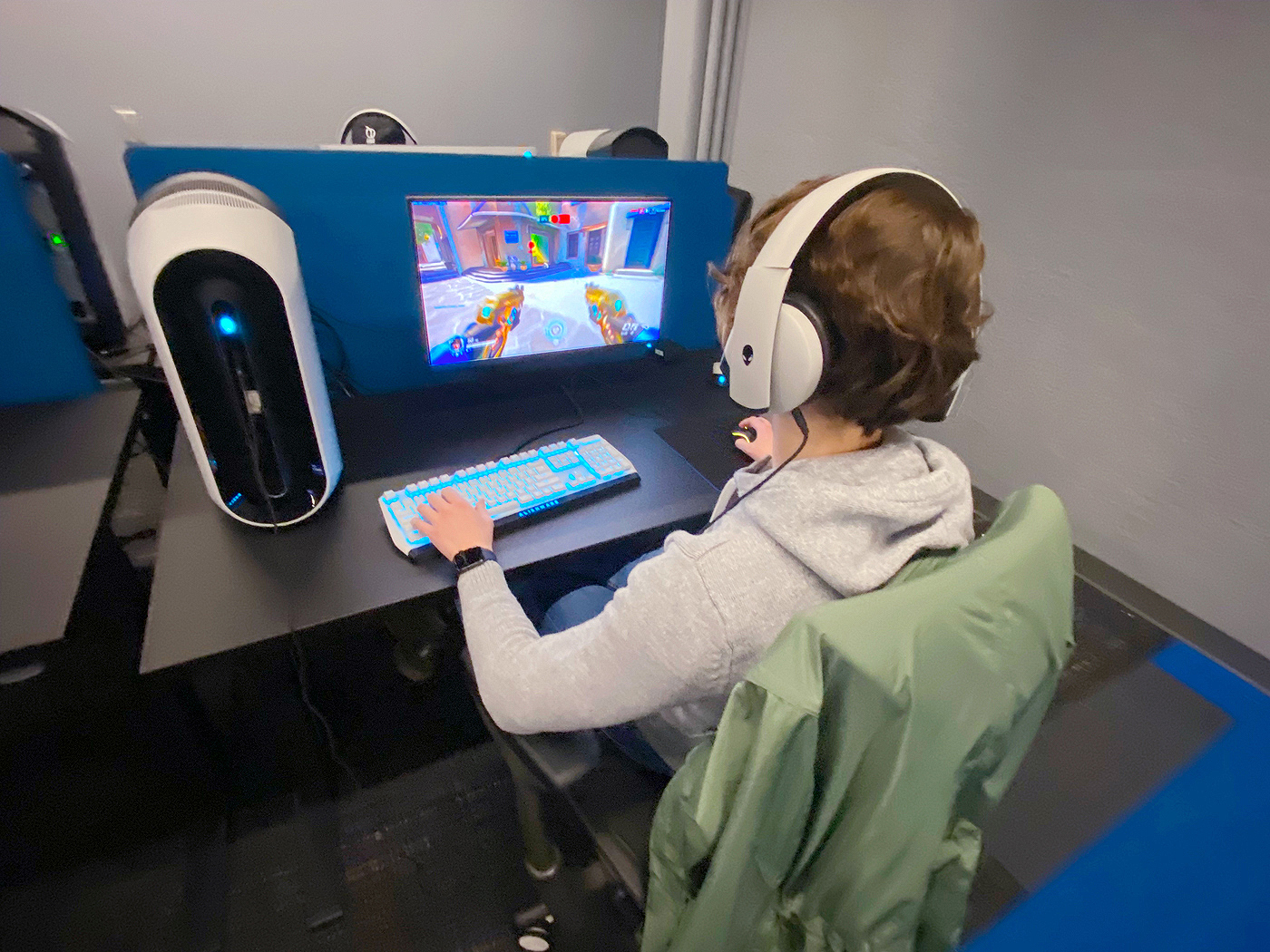 Each of the 25 gaming stations provides the same high-powered gaming PCs, enabling the student to have a personal gaming experience, play head to head with another, or form a team for group play and competitive events.