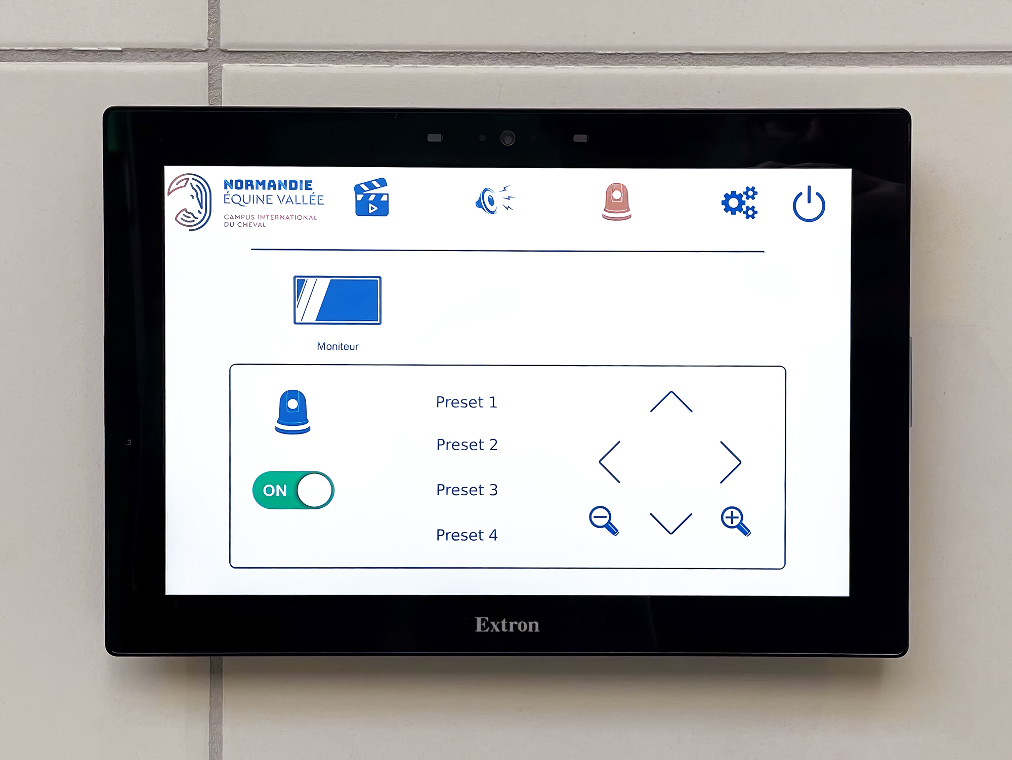 The touchpanel user interface in the rehabilitation zone mirrors those in clinical and teaching areas, providing consistent control of AV and environmental settings. 