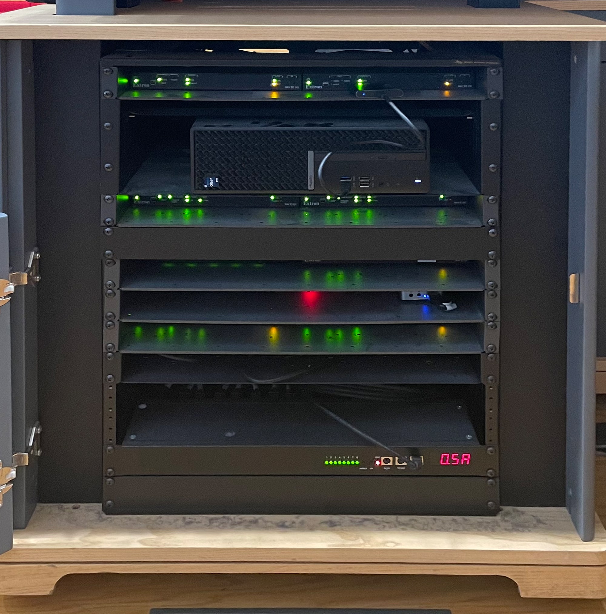 Le contrôle fluide et l'audiovisuel évolutif Extron donnent une ...