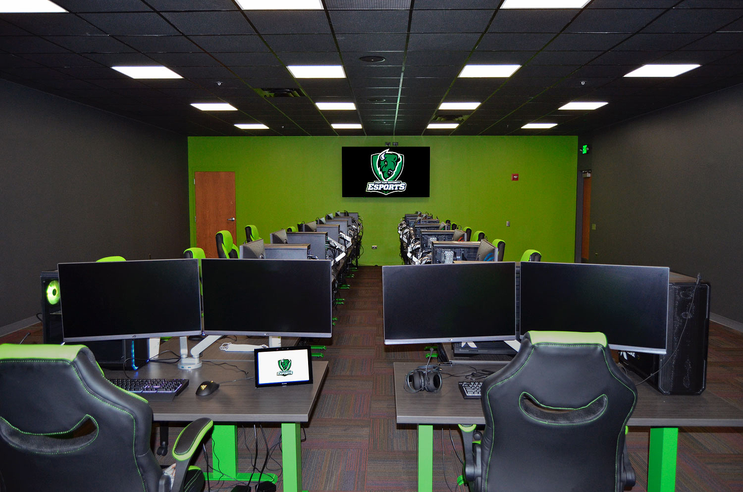 The other students and visitors may watch gaming activities when the coach sends the content from a workstation to the wall displays.