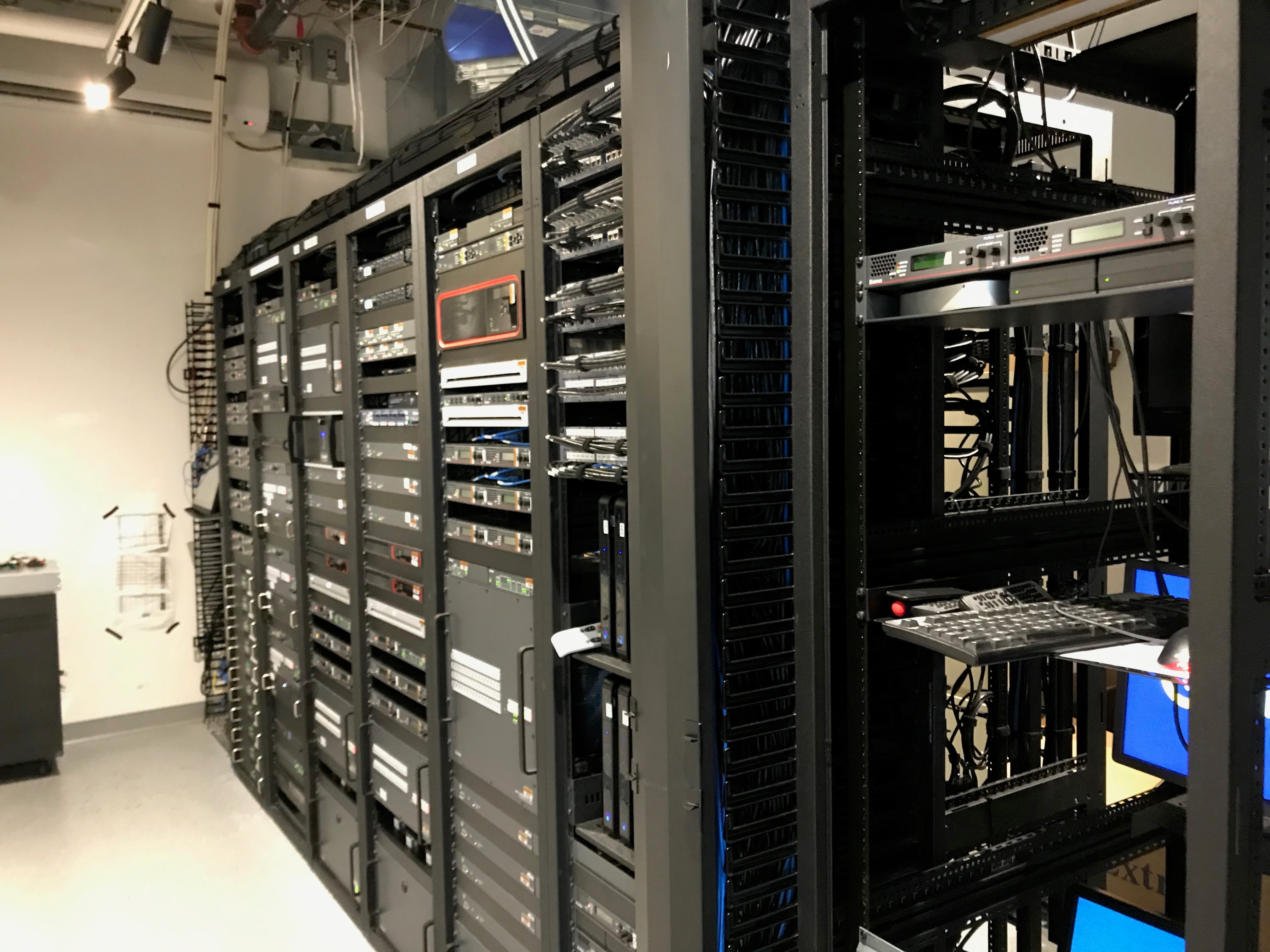 To support activities throughout the Symantec Experience Center, Extron switching, streaming, and processing systems are rack-mounted in the centrally located AV Control Room.