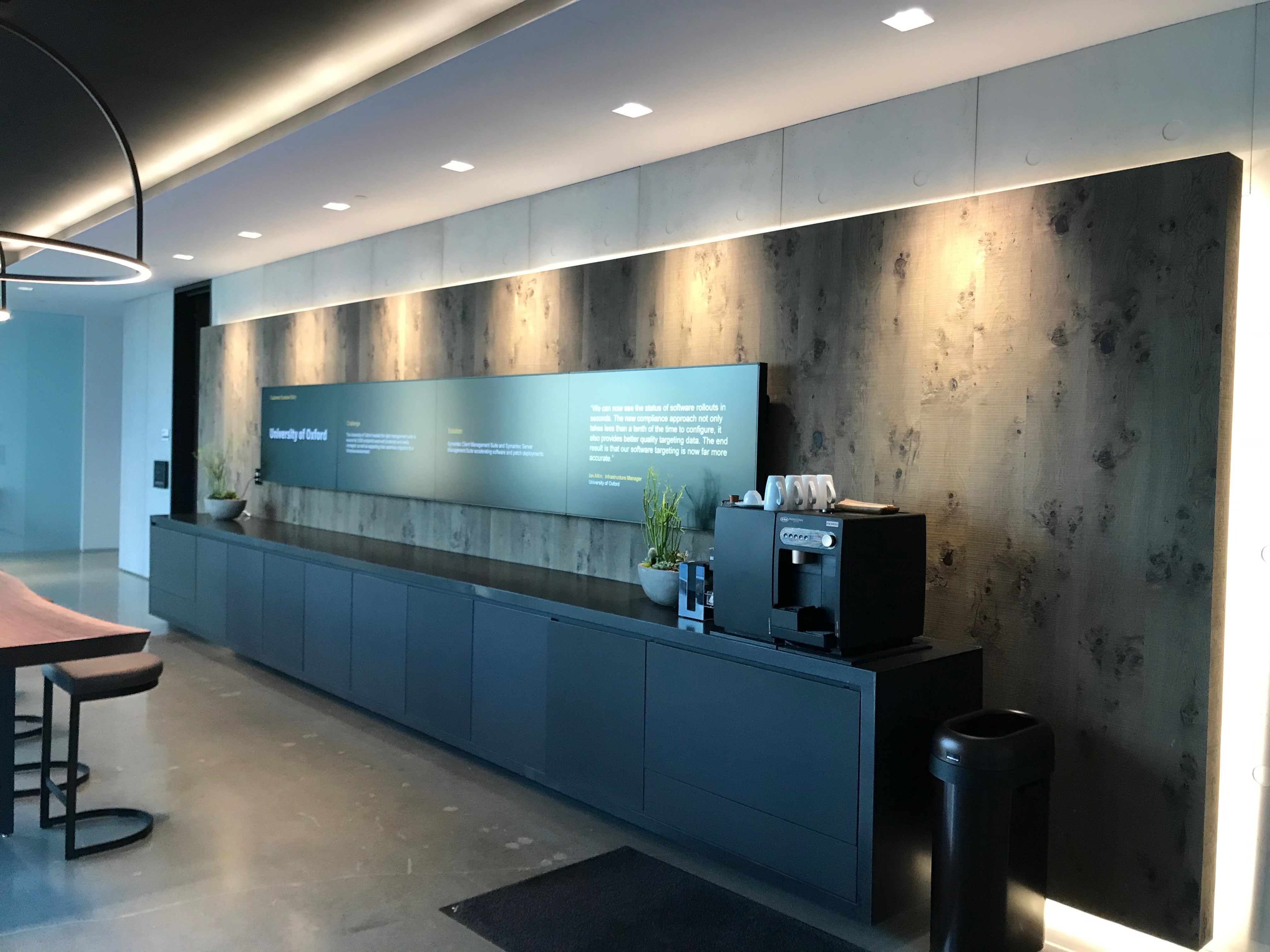 Videowalls throughout the facility display constantly changing content, enhancing the experience for visitors and promoting energy and focus in the employees.