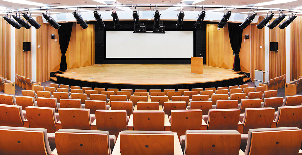 Ein großes Auditorium