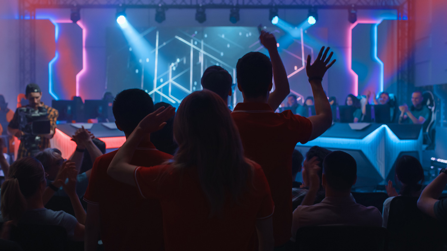 Dynamic visuals and rich sound captivate the audience and heighten engagement.